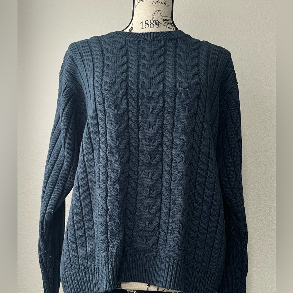 KNIT BLUE SWEATER
